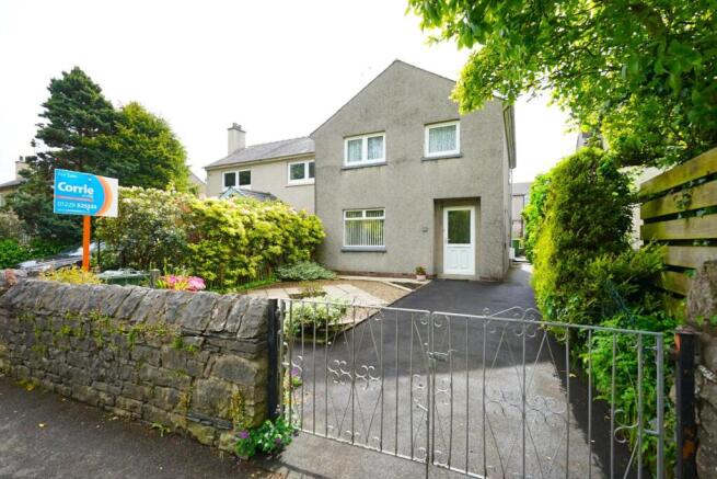 3 bed property, in Priory Road, £280,000