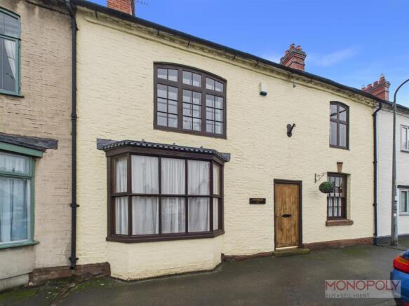 4 bed property, in High Street, £350,000