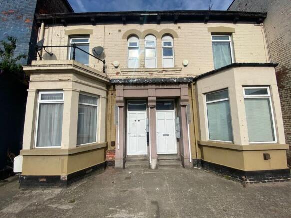 6 bed property, in Holderness Road, £495,000
