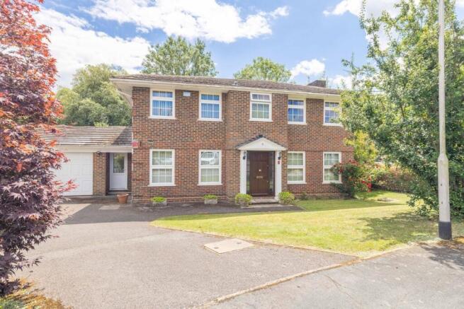 4 bed property, in Potters Cross, £1,200,000