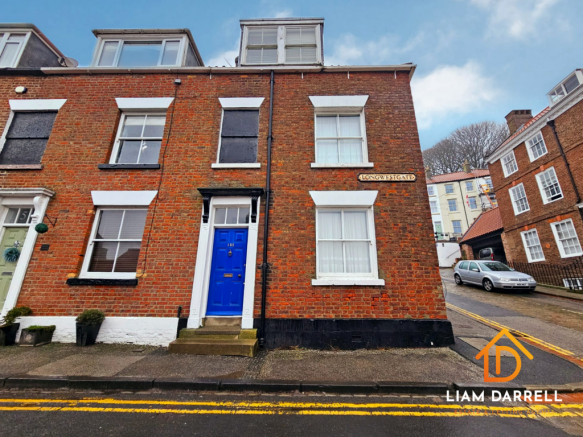 3 bed property, in Longwestgate, £195,000