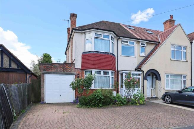 3 bed property, in Granville Road, £595,000