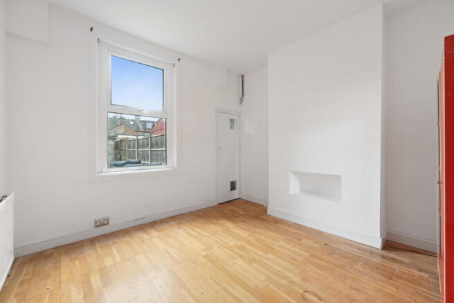 3 bed property, in Graham Road, £475,000