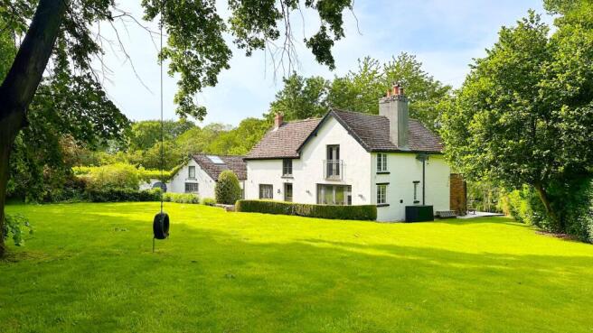 5 bed property, in Moggie Lane, £1,350,000