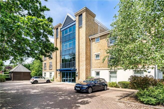 3 bed property, in Frenchay Road, £590,000