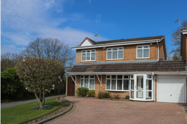 4 bed property, in Westdean Close, £510,000