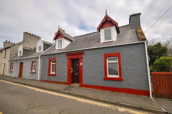 3 bed property, in Main Street, £115,000