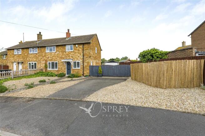 3 bed property, in The Drove, £300,000