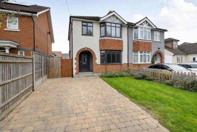 3 bed property, in Blackamoor Lane, £635,000