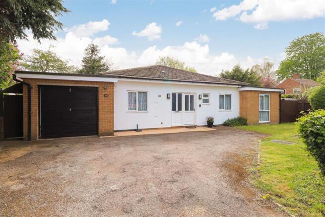 3 bed property, in Roseford Road, £650,000