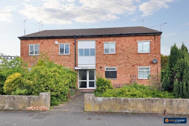 2 bed property, in Valley Flats, £95,000