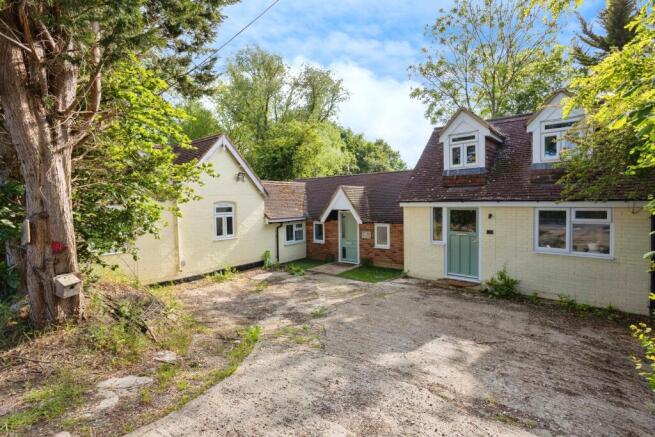 5 bed property, in Cranbrook Road, £750,000