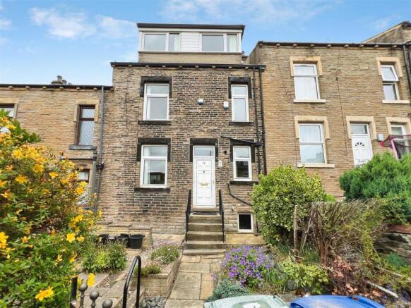 3 bed property, in Oxford Road, £125,000
