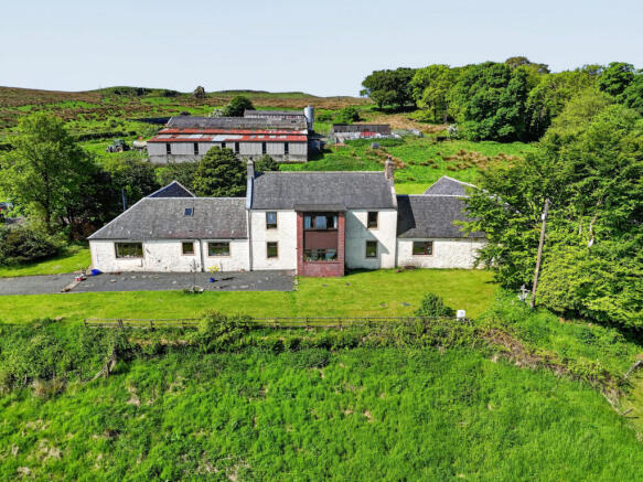 5 bed property, in South Hourat Farm, £475,000