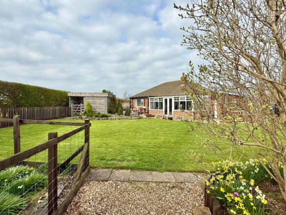 3 bed property, in Newton Kyme, £599,950
