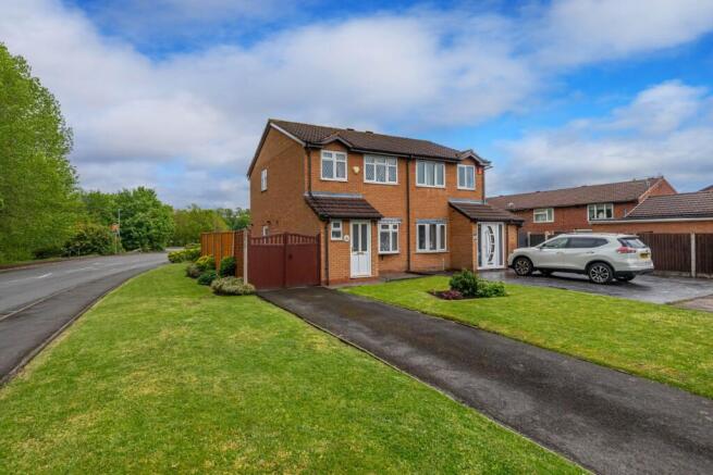3 bed property, in Watery Lane, £225,000