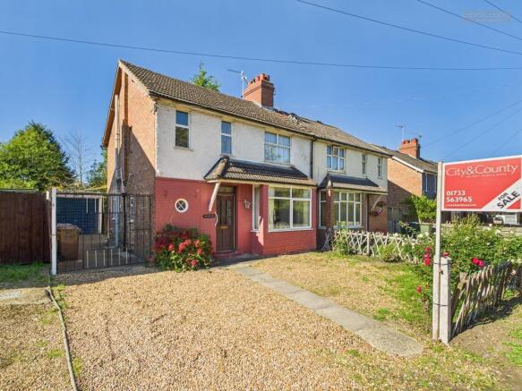 3 bed property, in London Road, £225,000