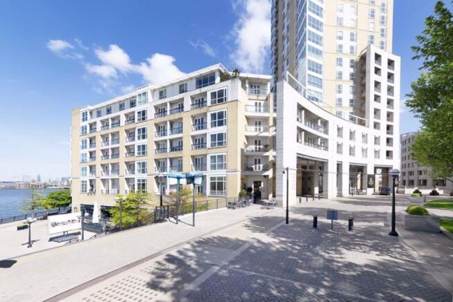 1 bed property, in Eaton House, £615,000