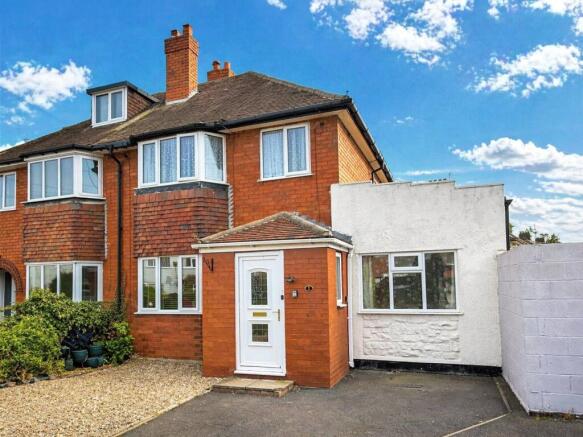 4 bed property, in Albert Road, £295,000