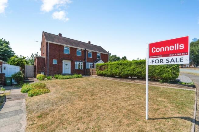 2 bed property, in Brooke Road, £200,000
