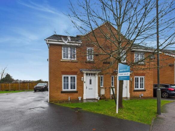 3 bed property, in Lincoln Way, £170,000
