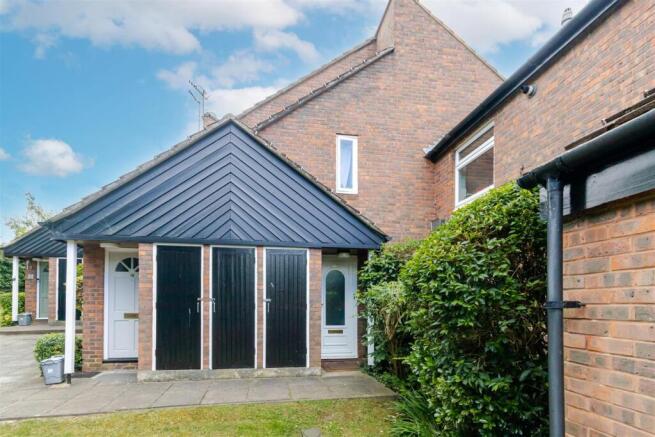 1 bed property, in Milner Court, £255,000