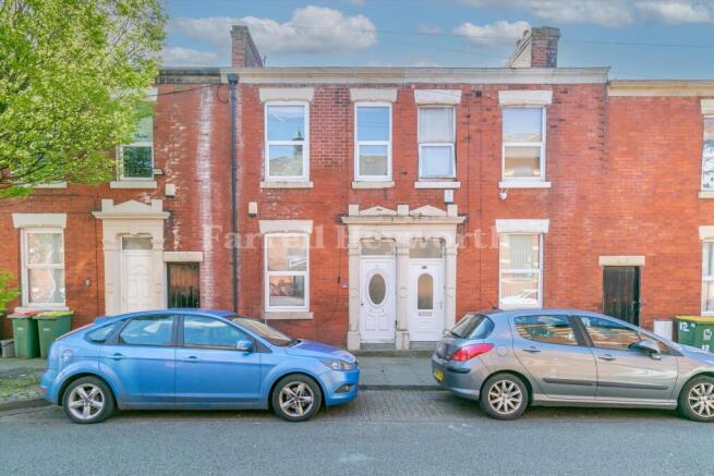 5 bed property, in Lovat Road, £180,000