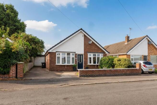 3 bed property, in Orchard Drive, £284,000