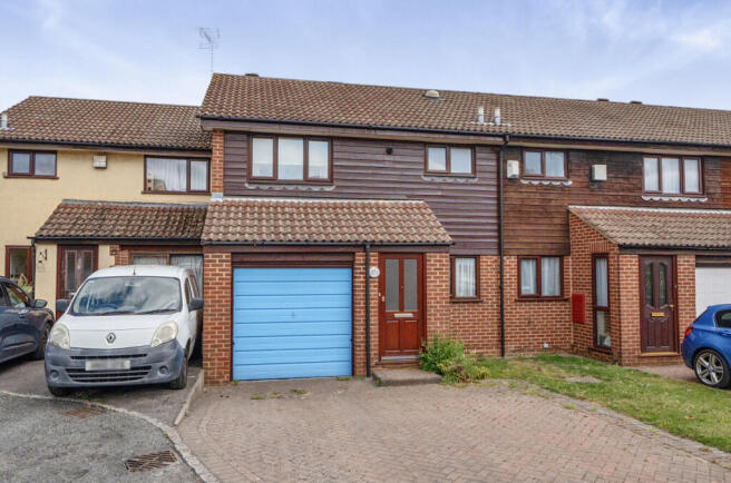 3 bed property, in Minden Close, £425,000