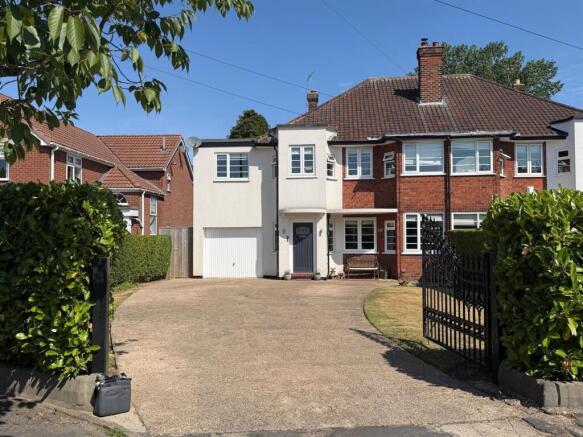 5 bed property, in West Ella Way, £599,950