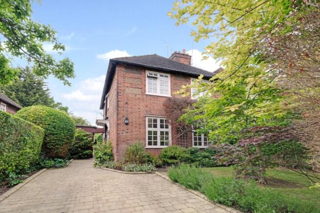 3 bed property, in Eastholm, £1,075,000