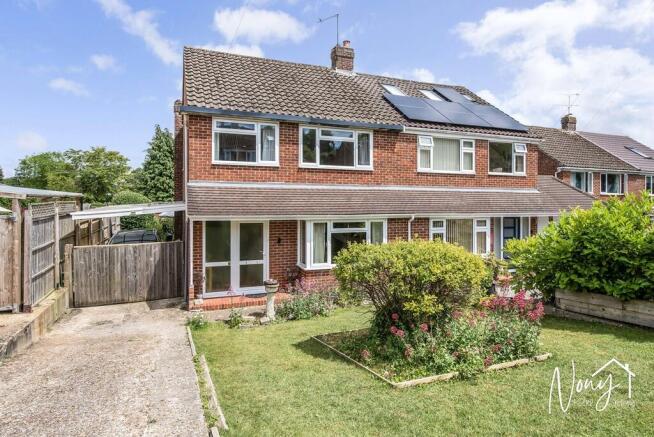 3 bed property, in Sawyers Close, £525,000