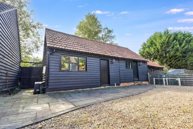 2 bed property, in Warmans Barn Cottages, £199,995