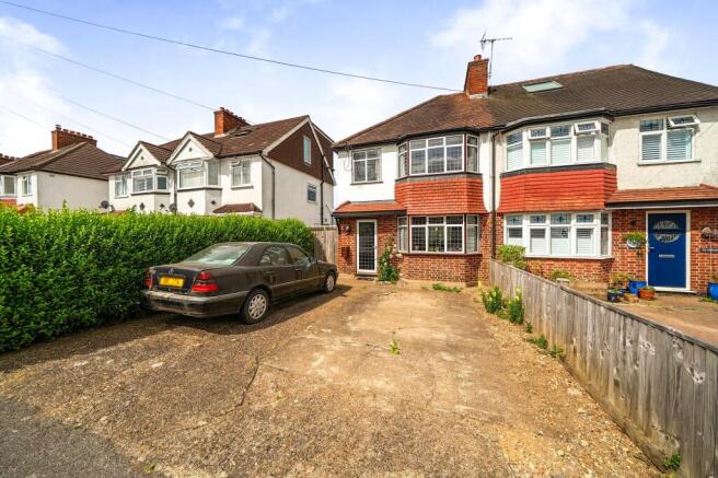 2 bed property, in Spencer Road, £475,000