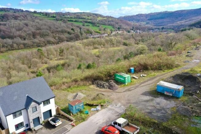4 bed property, in The Glade, £129,000