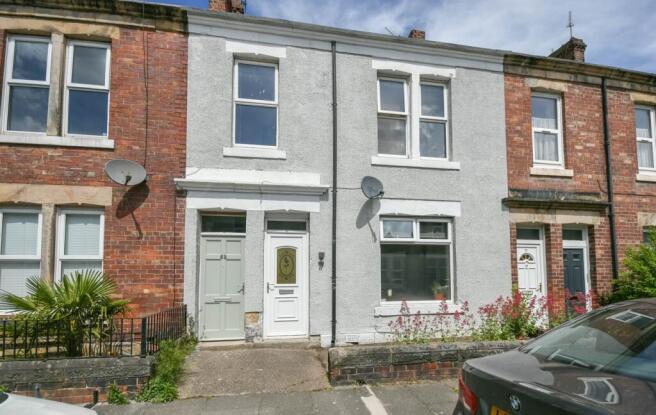 2 bed property, in Eighth Avenue, £155,000