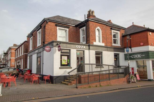 2 bed property, in Hoole Road, £175,000
