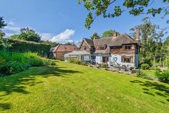6 bed property, in London Road, £995,000