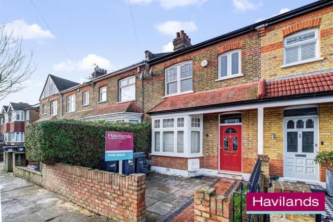 3 bed property, in Amberley Road, £630,000