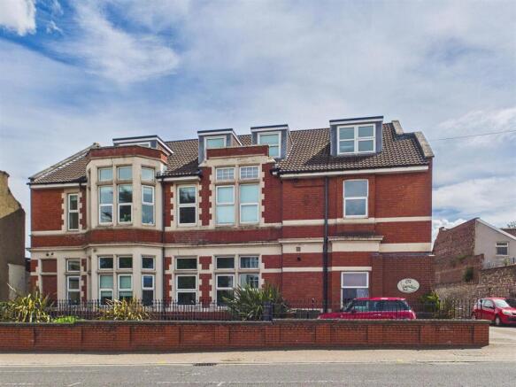 1 bed property, in Bedminster Down Road, £145,000