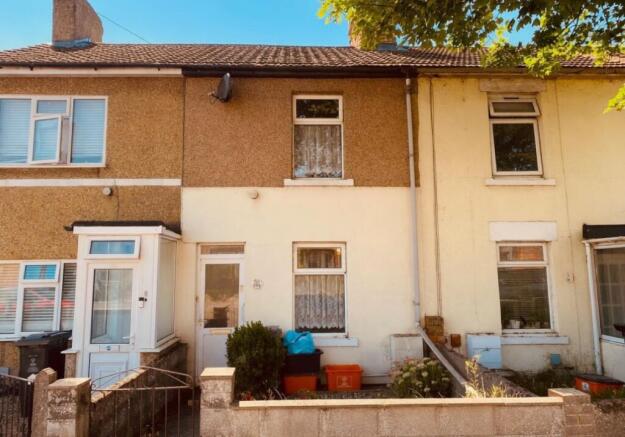 2 bed property, in 295 Cheney Manor Road, £90,000