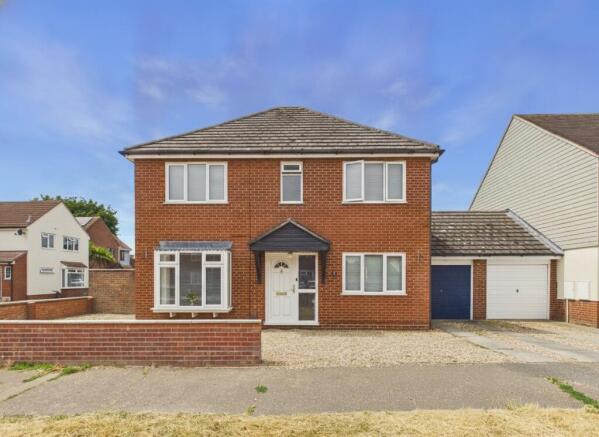 4 bed property, in Tollgate Drive, £400,000