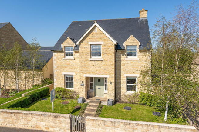 4 bed property, in Tetbury Lane, £785,000