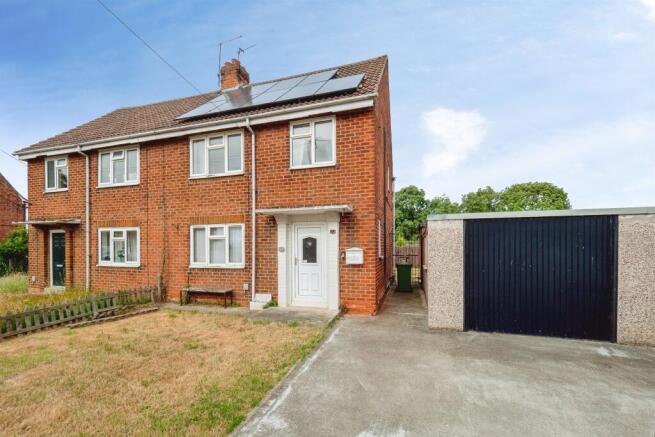 3 bed property, in Calam Villas, £170,000