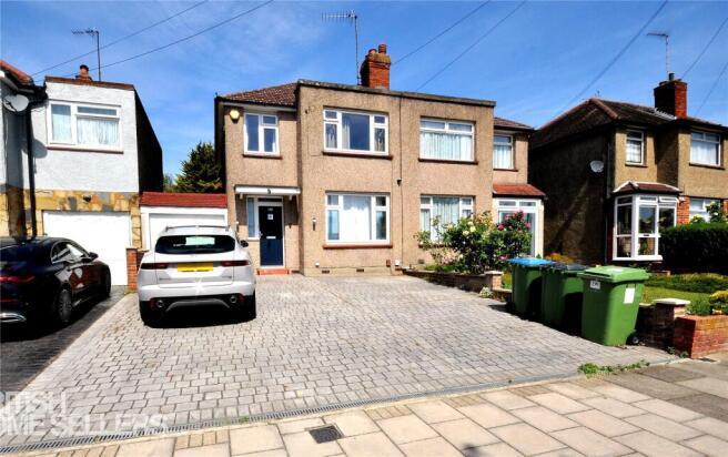 3 bed property, in Swingate Lane, £515,000
