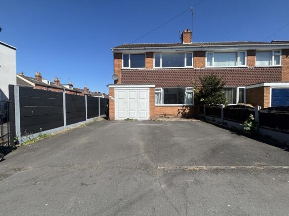 3 bed property, in Brindley Street, £215,000