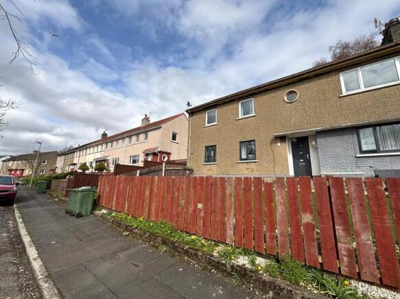 3 bed property, in Hillside Road, £69,000