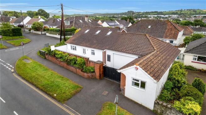4 bed property, in Bickington, £375,000