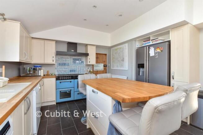 4 bed property, in Church Street, £675,000