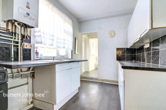 3 bed property, in Hanley Road, £69,000